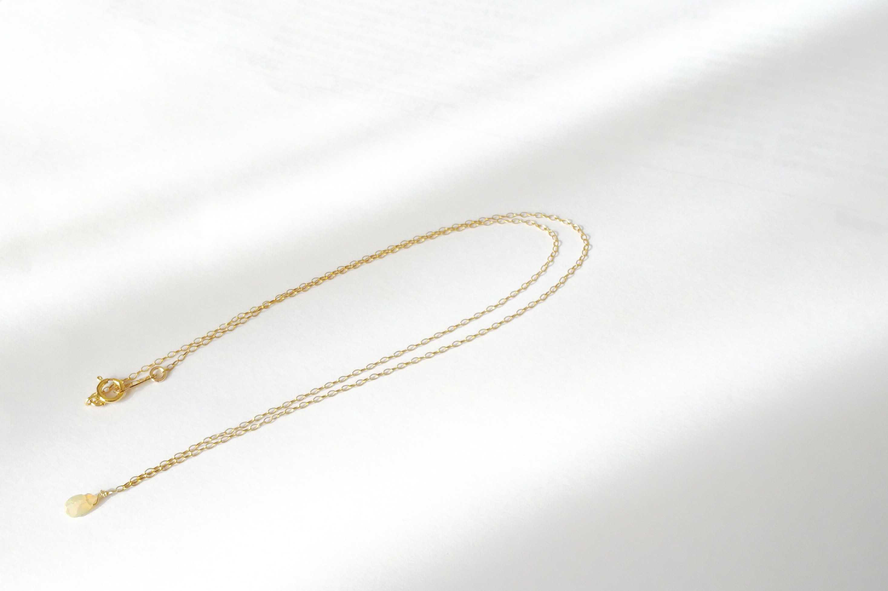 オパールネックレス