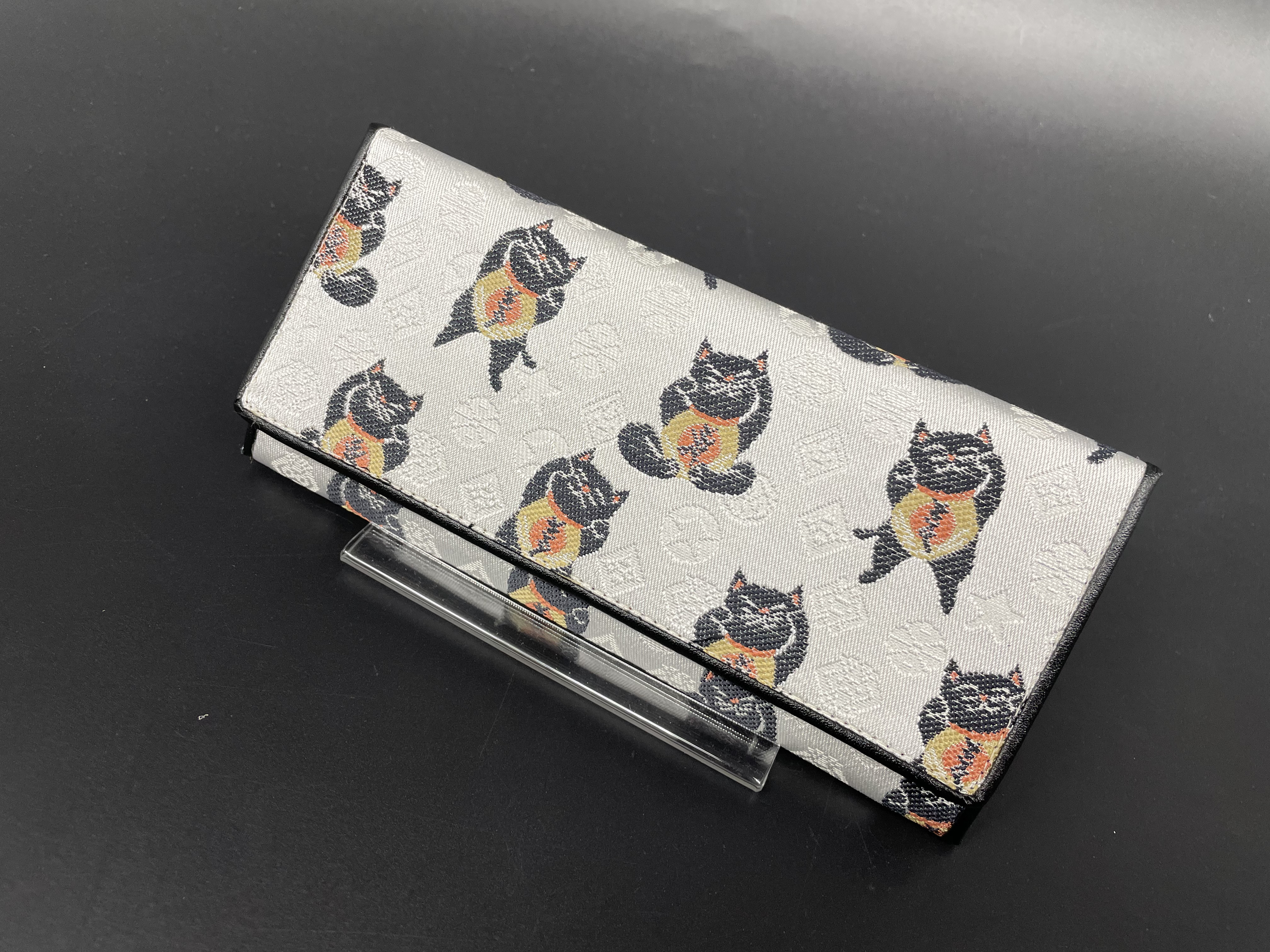 本場筑前博多織オリジナル札入れ2 オリジナルネコ柄　招き猫　献上モノグラム　白黒