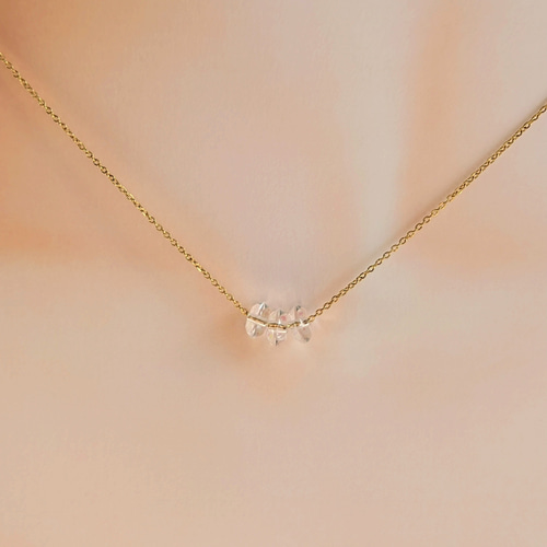 クリスタルクォーツネックレス サージカルステンレス 金属
