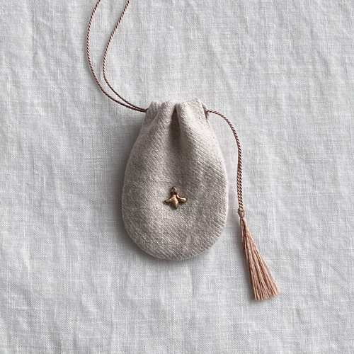 ミニ巾着 巾着 お守り袋 ペンダント / Flax / cord color：beige