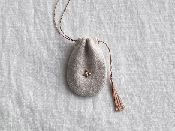 ミニ巾着 巾着 お守り袋 ペンダント / Flax / cord color：beige