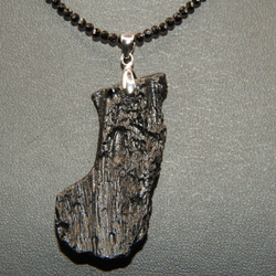 隕石系インパクトガラス！テクタイトのペンダント！メイドインジャパン　天然石 １ 3枚目の画像