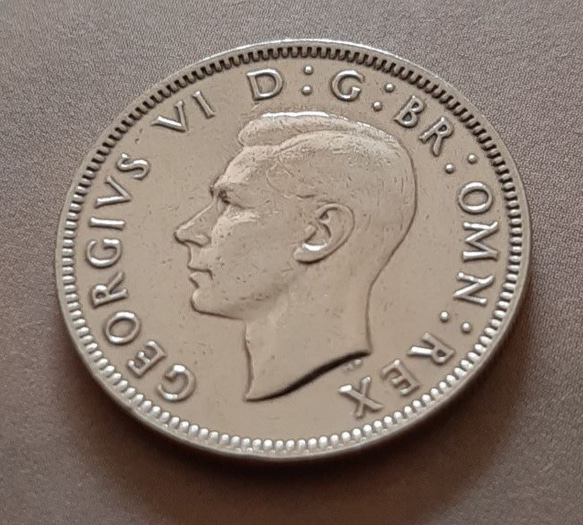 ♥イギリス 1948年 シリング 英国コイン 美品です 本物 ライオンデザイン  ♥ジョージ王♥25mm 2枚目の画像