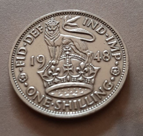 ♥イギリス 1948年 シリング 英国コイン 美品です 本物 ライオンデザイン  ♥ジョージ王♥25mm 1枚目の画像