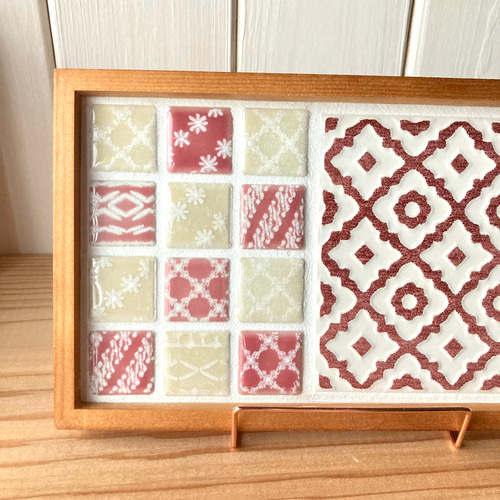 冬限定☆おしゃれなバティック柄タイルのカフェトレー クリスマス 赤  