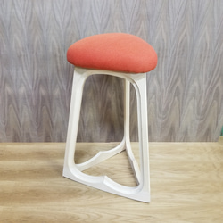 【受注制作】揺れるスツール 三角椅子 ロッキングチェア キッチンスツール メープル 無垢の家具  　 7枚目の画像