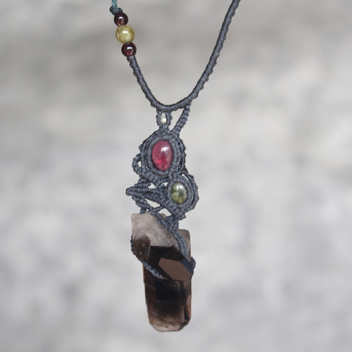 ガーネットマクラメネックレス ガーネット | SHANTi WALA