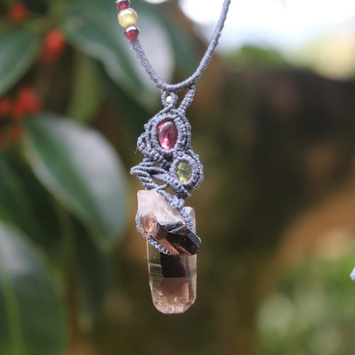 ガーネットマクラメネックレス カンゴーム（黒水晶）ロードライトガーネット グリーントルマリン