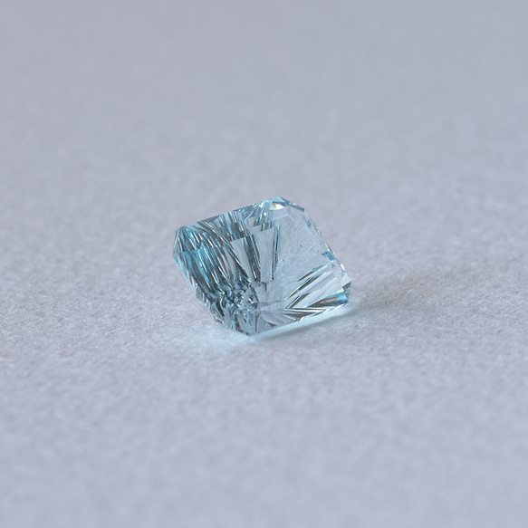 アクアマリン 2.507ct コンケーブ レクタングル カット ルース ストーン 3枚目の画像