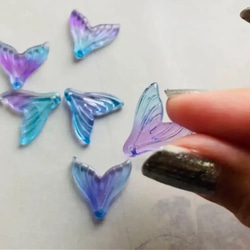 レアパーツ　人魚の尾　グラデーション　ガラス　チャーム　6粒　水色　青色　紫色 2枚目の画像
