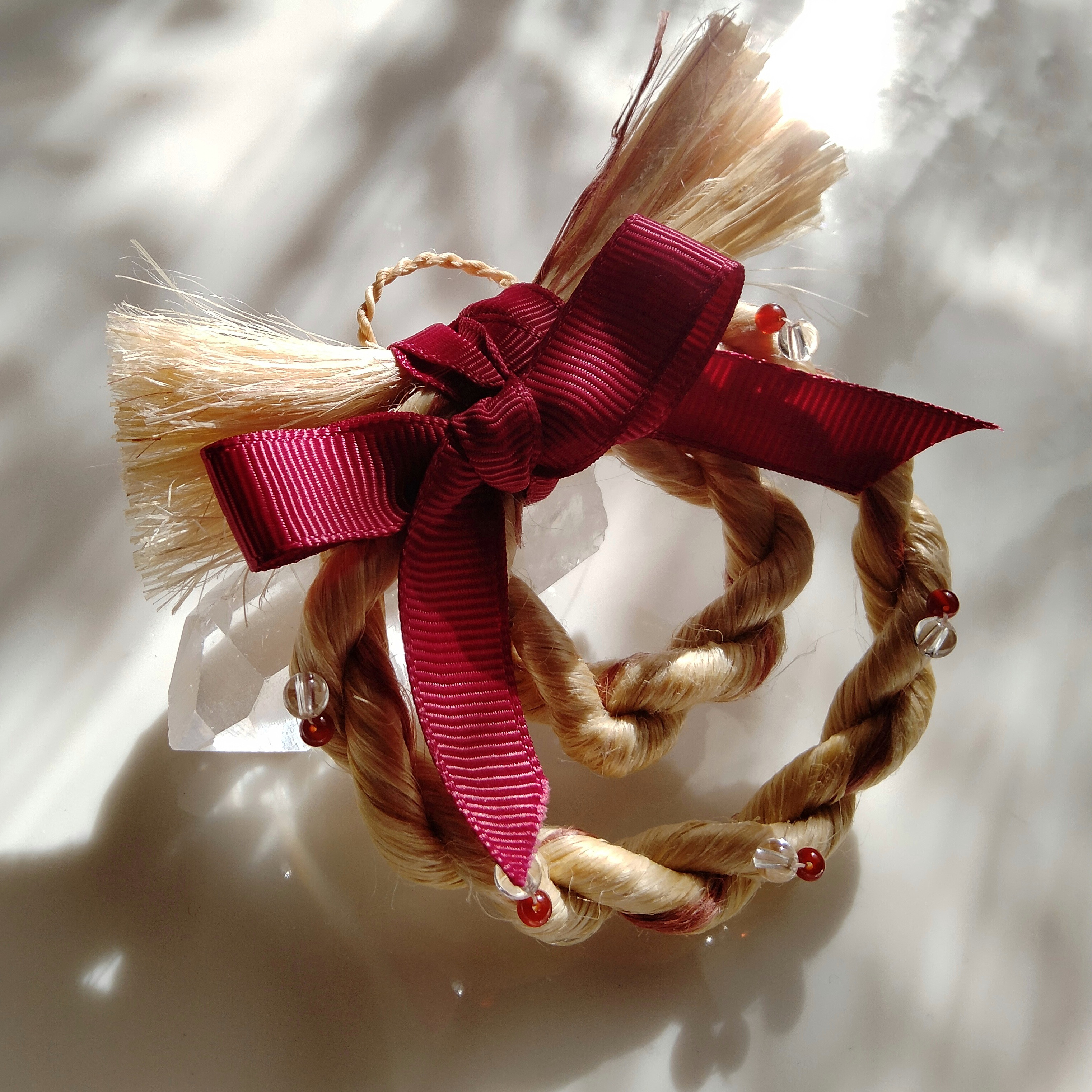 精麻ミニしめ縄天然石ビーズ刺繍リボン選択木製箱可お祝いギフトお歳暮輪飾りリース紅白水晶シルバー925室内インテリア壁飾り 7,410円