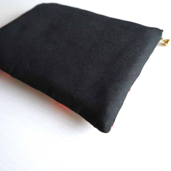 【送料無料】刺繍リボンのミニポーチ　-黒ベースにボタニカル模様の刺繍リボン- 5枚目の画像