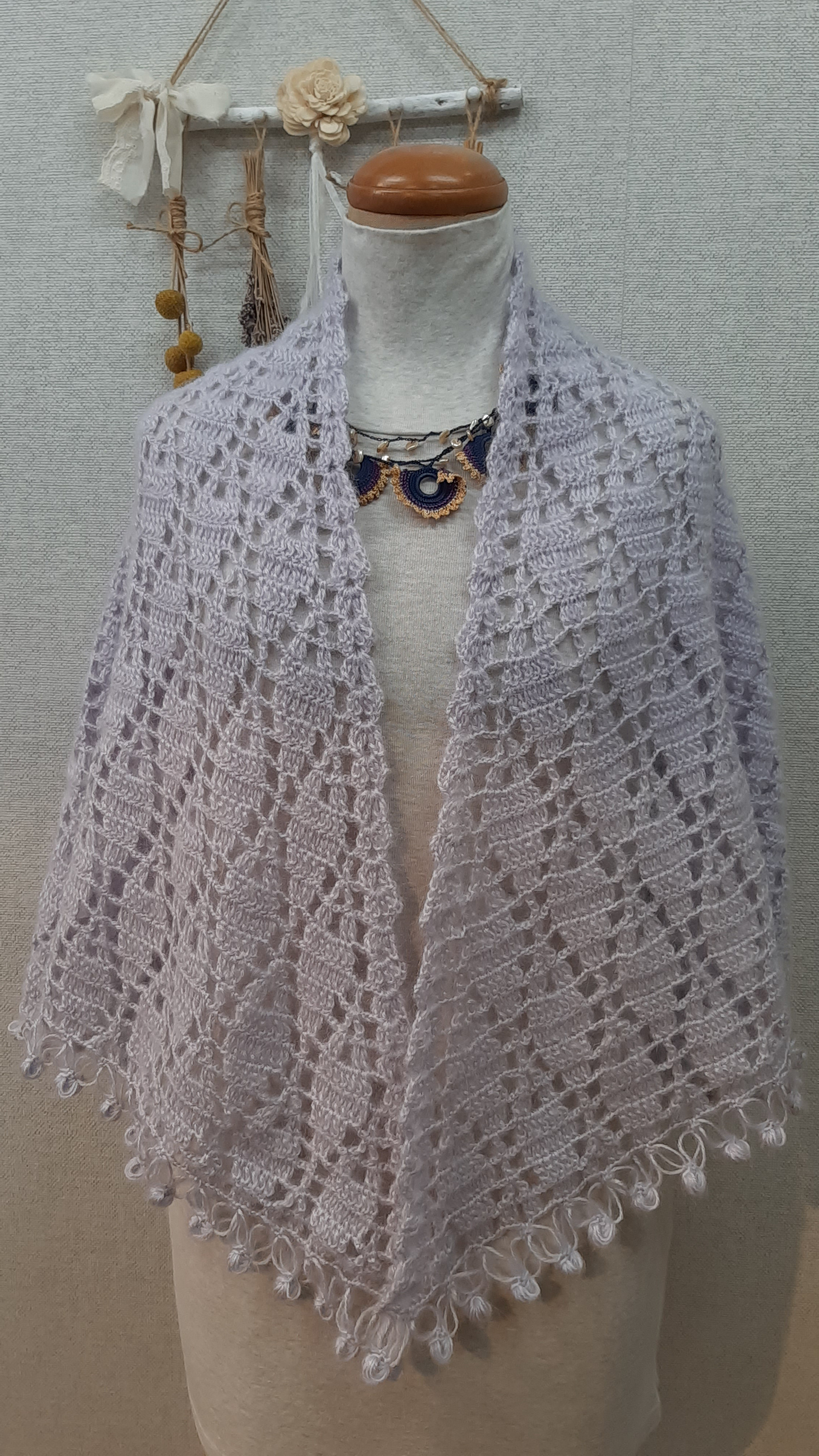 『淡いブルーレース』の世界でひとつの大人ストールマフラー