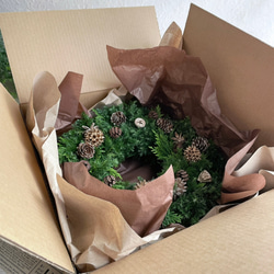 香りの針葉樹　バラの実＆木の実＊フレッシュクリスマスリース 10枚目の画像