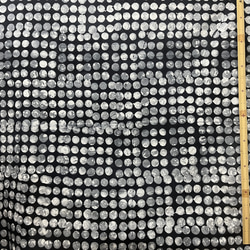 ガーナアフリカン絞り染め「不完全な円形たち Dots Imperfection」 3枚目の画像