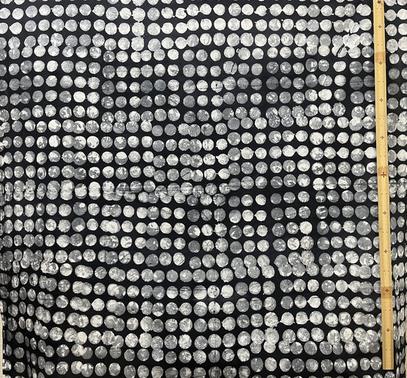 ガーナアフリカン絞り染め「不完全な円形たち Dots Imperfection」 3枚目の画像