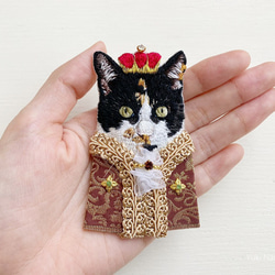 高貴なお猫様刺繍ブローチ38 8枚目の画像