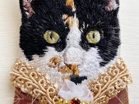 高貴なお猫様刺繍ブローチ38 5枚目の画像