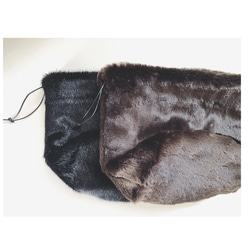 Eco fur drawstring bag   black 3枚目の画像