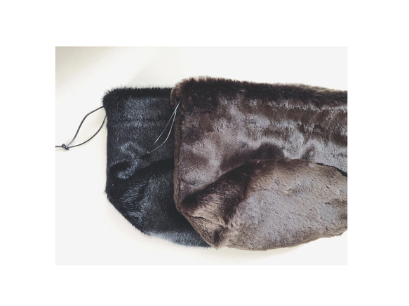 Eco fur drawstring bag   black 3枚目の画像