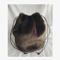 Eco fur drawstring bag   brown 1枚目の画像