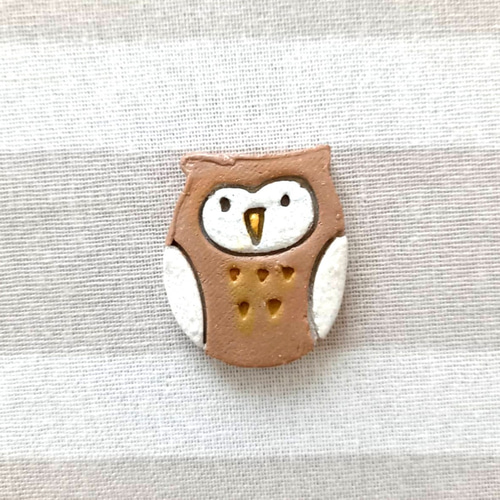 オーブン陶土〗フクロウさんのブローチ ブローチ haruka＊ 通販  