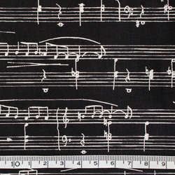 大きめカットクロス！シンプルで使いやすい！『 楽譜 60ローン生地 約110cm巾　ブラック地』～90㎝でカット済み～ 2枚目の画像