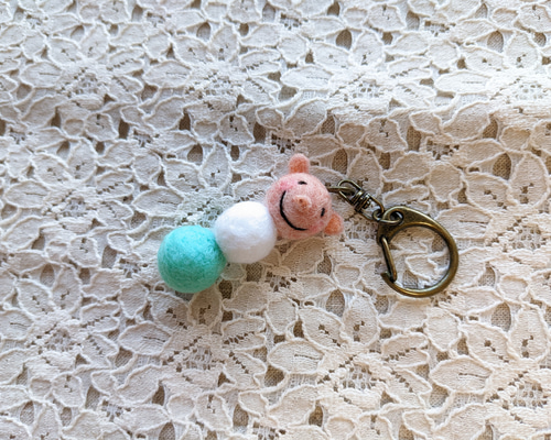ブタさんお団子ストラップ☆【羊毛フェルト・スイーツ】 キーホルダー