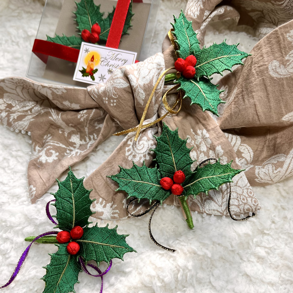 立体刺繍のヒイラギブローチ☆ クリスマスラッピング有り 2枚目の画像