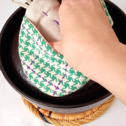 【手織り】シェパードチェック柄の鍋つかみ 4枚目の画像