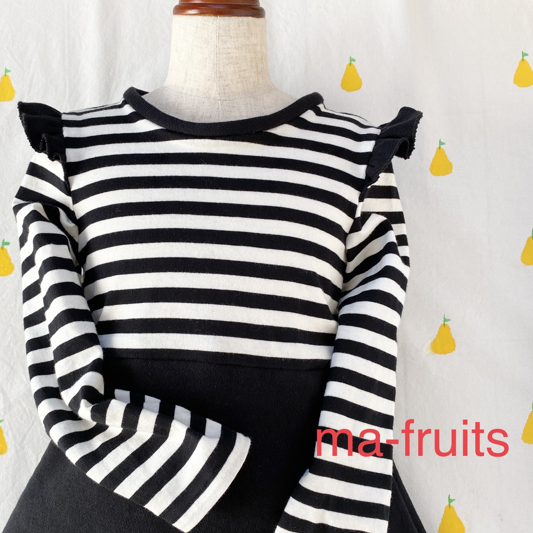 ニットと 裏起毛 フリル袖 子供服ワンピース 黒【110~130】