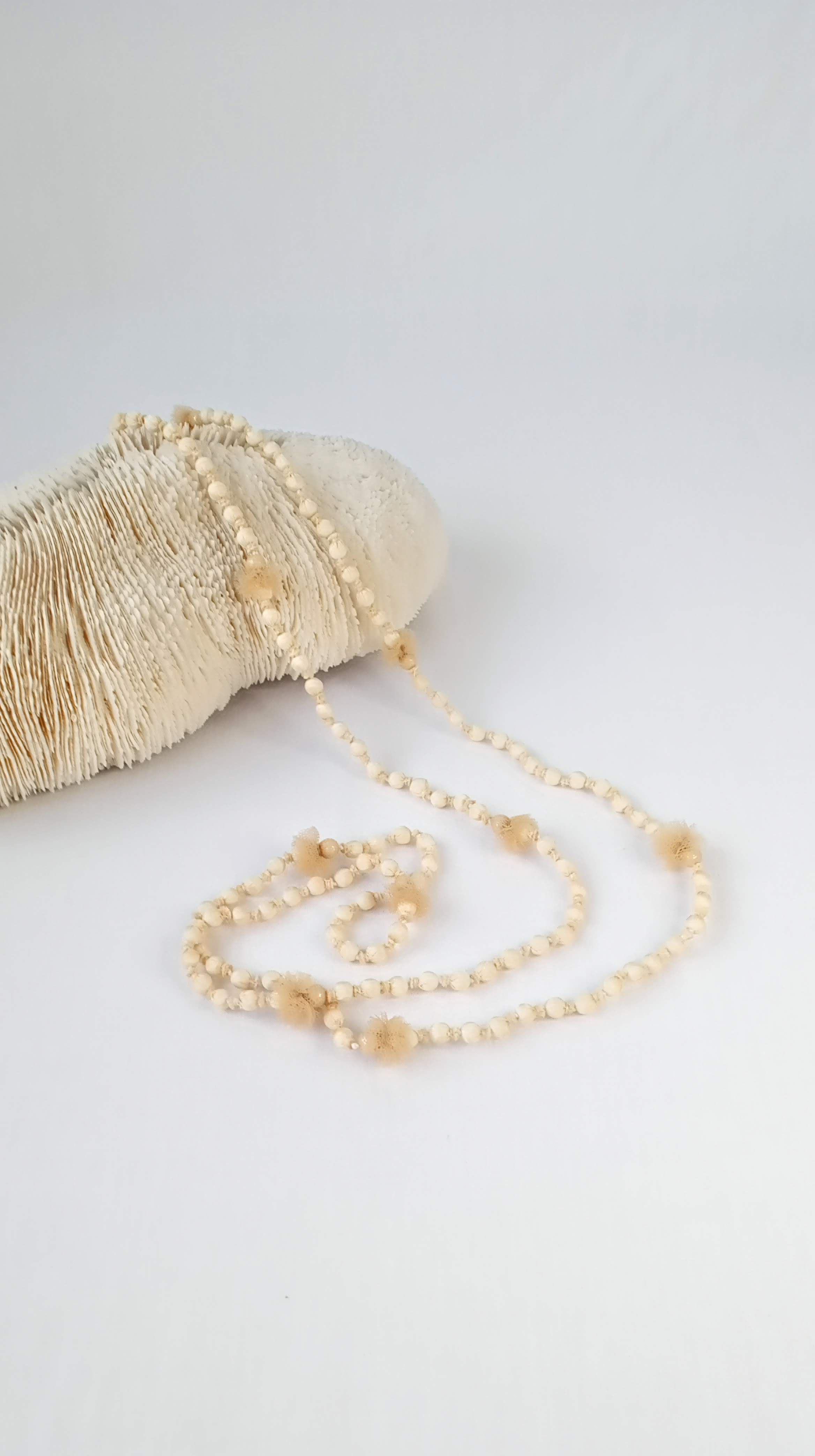 ★お値下げ中★シルクネックレス（アイボリー）