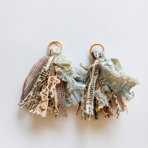 2way*ハートとくすみカラーなタッセルのピアス/イヤリング ピアス