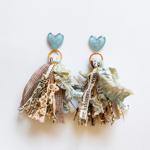 2way*ハートとくすみカラーなタッセルのピアス/イヤリング ピアス