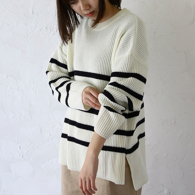 ほど良い厚みの　片畦（かたあぜ）ボーダークルーネックセーター