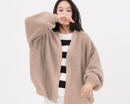 カーディガンベージュももてぃ様 ラグジュアリーシルクモヘヤ Vネックカーディガン｜トゥモローランド