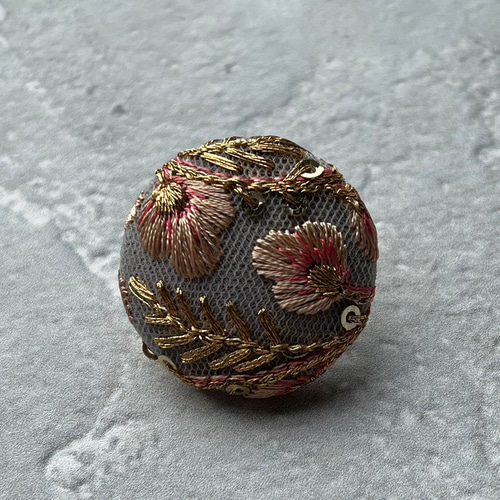 インド刺繍 くるみボタン ヘアゴム ② 国産ヘアゴム使用】インド刺繍リボンのくるみボタンヘアゴム No.3