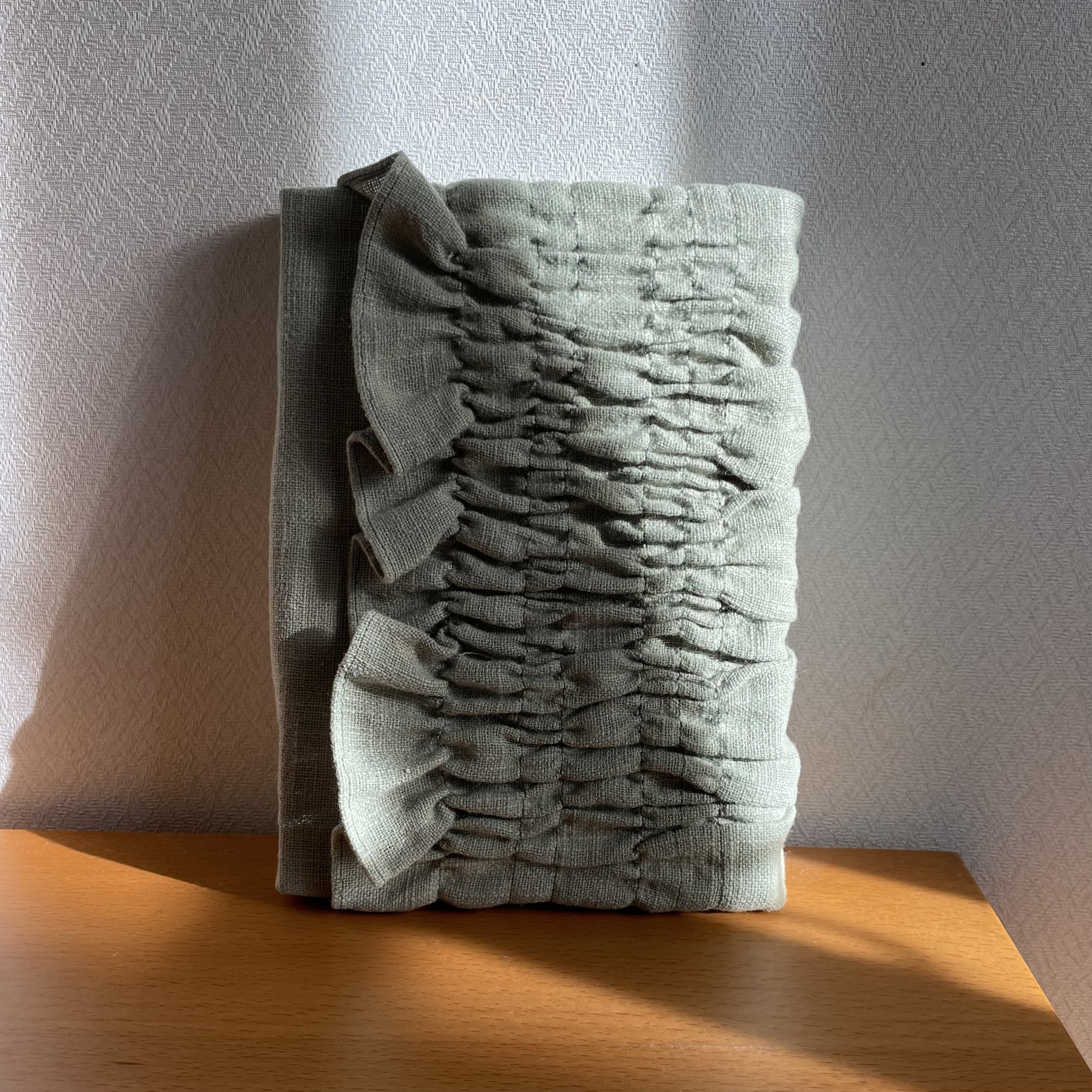 立体的ファブリックパネル　リネン　グリーン②