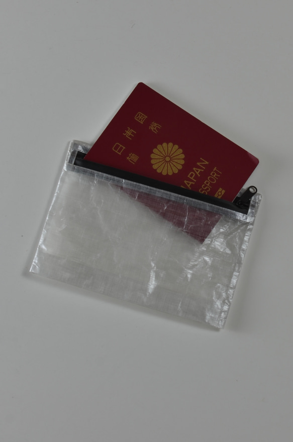 White×White 軽量&防水 ダイニーマ ポーチ 小物入れ パスポートケース　旅行 5枚目の画像