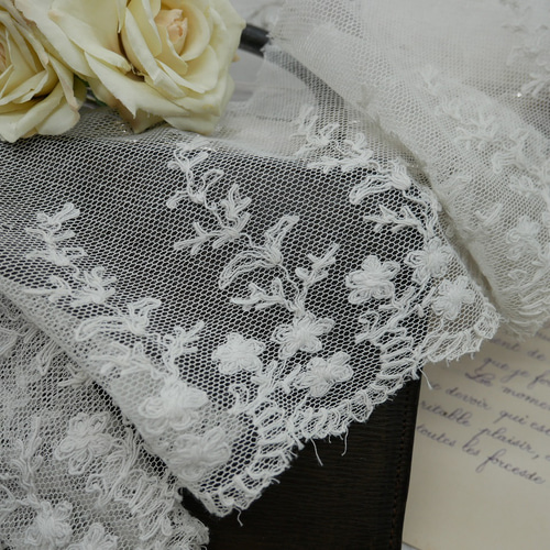 【美品】フランスアンティーク BA花文字刺繍 スカラップ大判カバー[3071] 美品】フランスアンティーク BA花文字刺繍 スカラップ大判カバー[3071