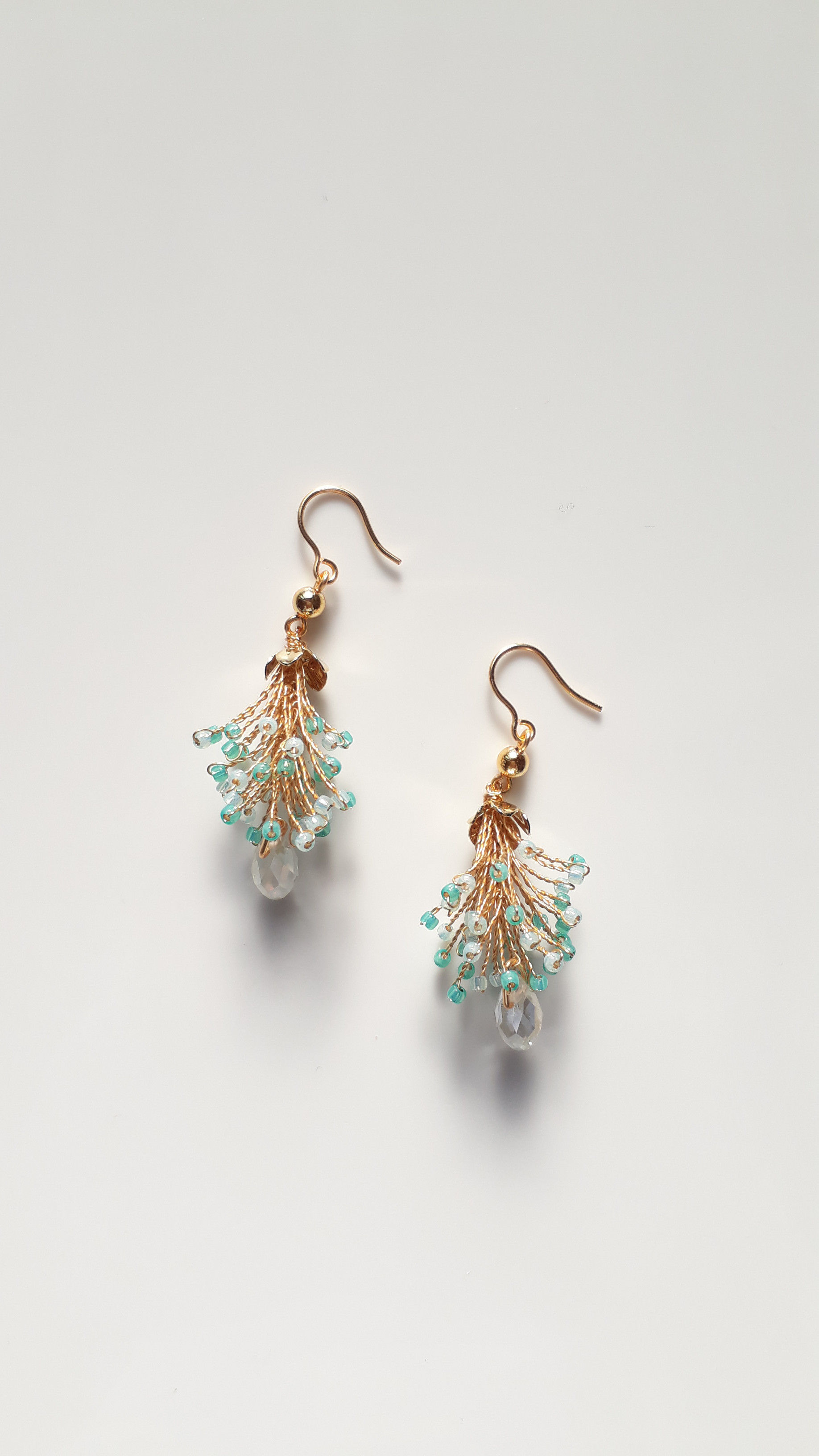 ブルーグリーンのビーズのイヤリングアクセサリー / 6.00 cm