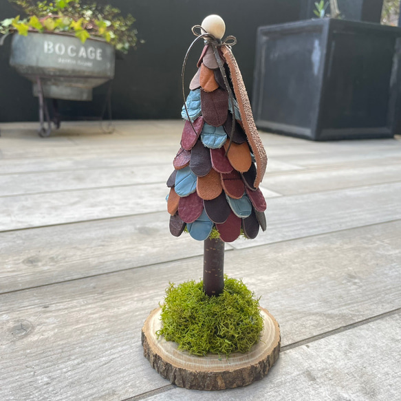 飾れる森のレザーツリー 木　レザー　本革　革 5枚目の画像