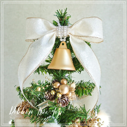 マットなゴールドベル & キラキラ オフホワイトリボン ツリートップ　ツリーの上に飾る♪　クリスマスツリー上　壁にかけて 2枚目の画像