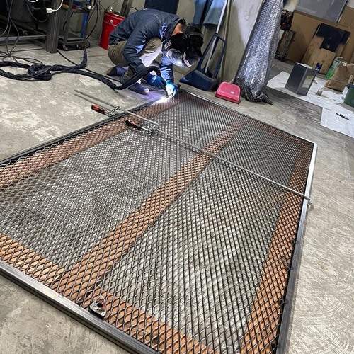 エキスパンドメタル ディスプレイフレーム（Mサイズ） 棚