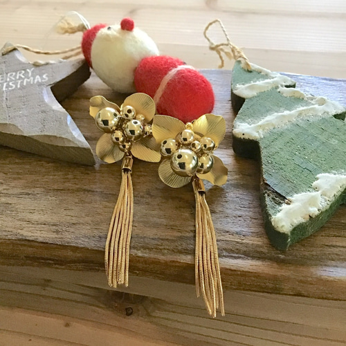 ゴールド色の earring】ピアス タッセル 着物 和装 ウエディング