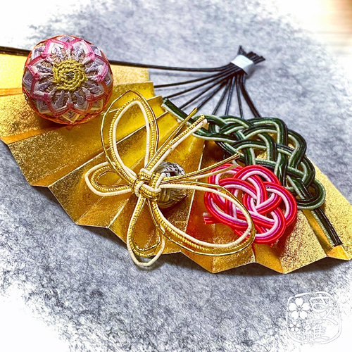 お好きな手まりで制作します】扇飾り その他インテリア雑貨 さく羅