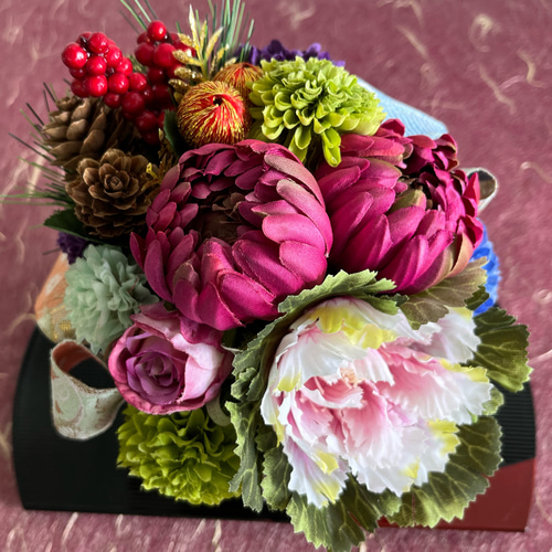 お正月飾り ピンクの椿 葉牡丹 アレンジメント お正月アレンジ 造花