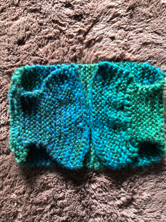 手編みのミニマフラー(緑色グラデーション　2点限　厚め) 3枚目の画像