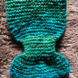 手編みのミニマフラー(緑色グラデーション　2点限　厚め) 5枚目の画像