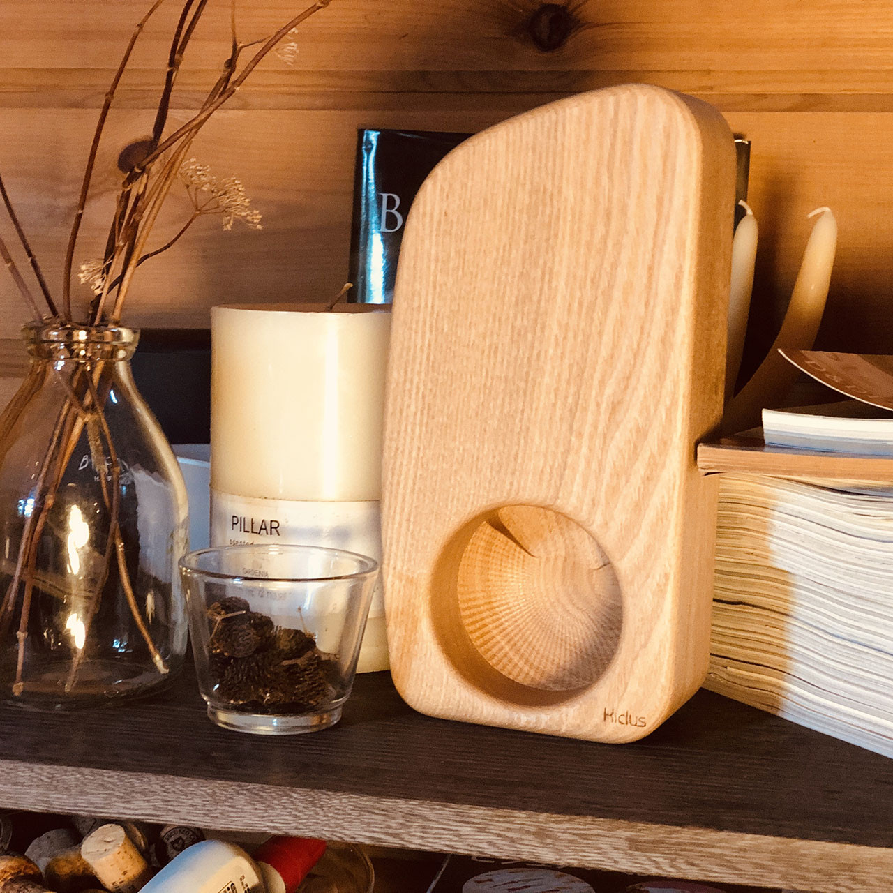 無垢の木でできたスマホ用スピーカー『キクスピ』‐タモ